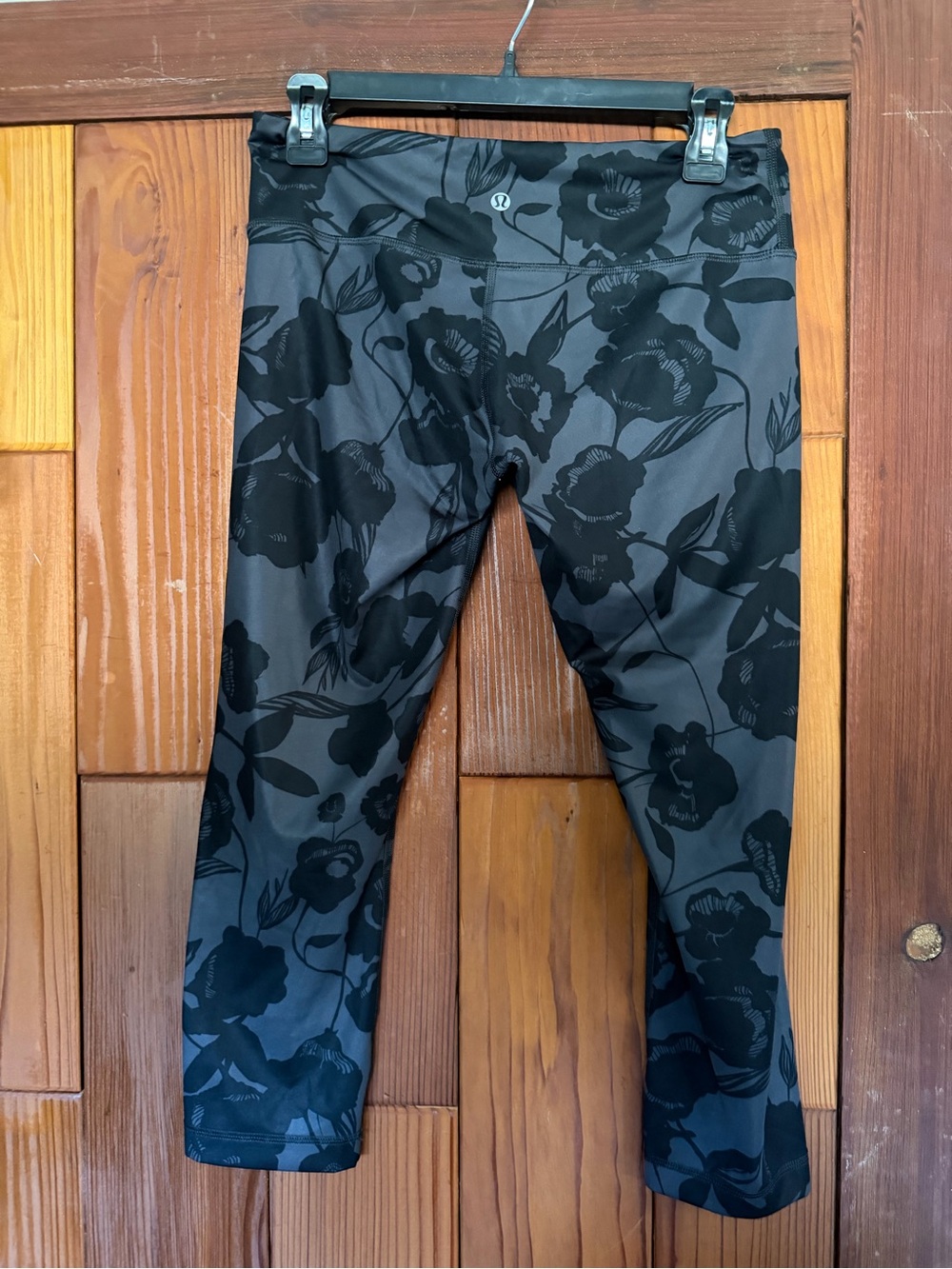 New lululemon athletica Brisk Bloom Wunder Under Capri Leggings size 8